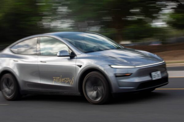 Tesla plans ‘friends and family’ service in California, regulator says