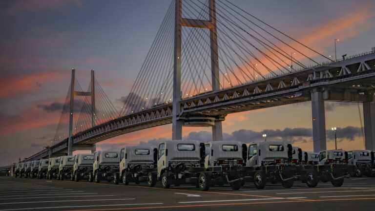 Japan’s exports fall for second straight month with no U.S. trade deal in sight