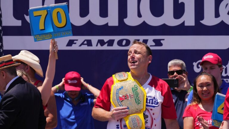 Joey Chestnut reclaims title in Nathan’s hot dog eating contest