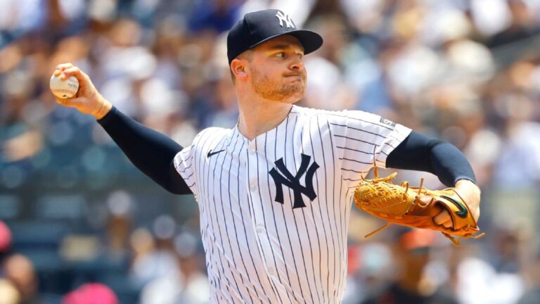 Yankees’ Boone — TJ surgery for Schmidt ‘pretty much inevitable’