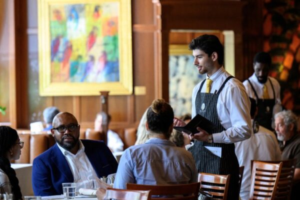 The Democrats’ restaurant boycott only undermines DC workers
