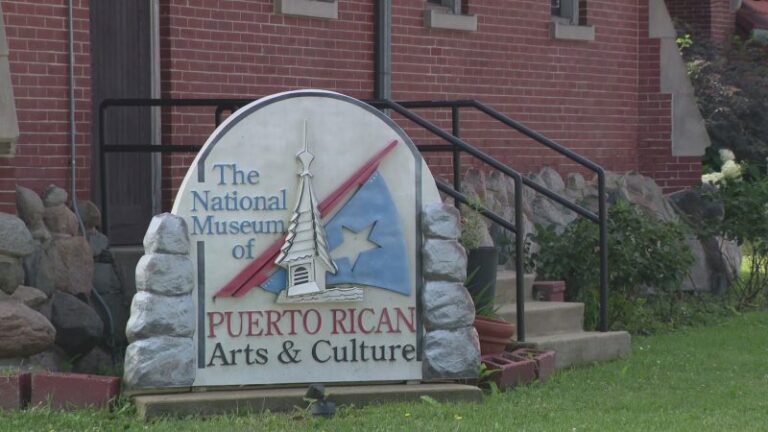 'Intentional scare tactic,' say community leaders after feds swarm Puerto Rican museum in Chicago