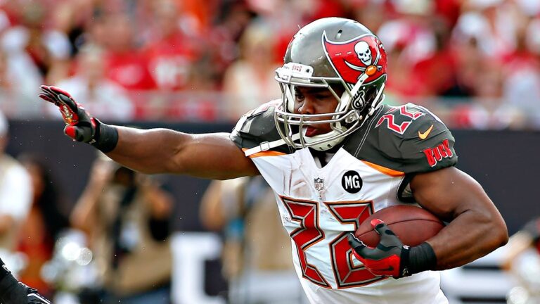 Ex-RB Doug Martin died in custody after break-in, police say