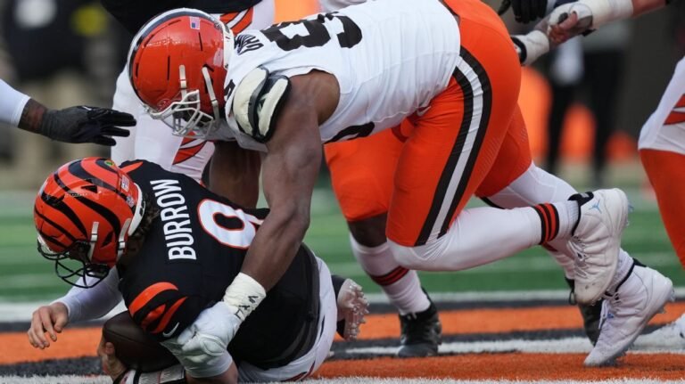 Browns’ Myles Garrett gets sack No. 23 to set NFL single-season record