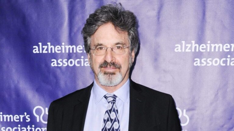 'Revenge of the Nerds,' 'Lizzie McGuire' actor Robert Carradine dead at 71