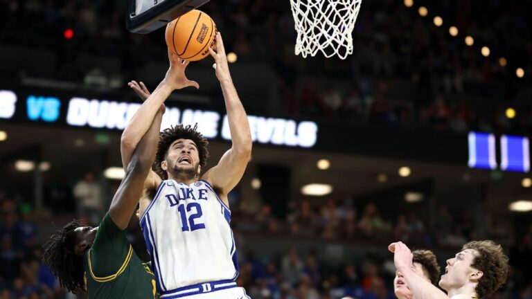 Duke avoids historic upset, stops Siena in NCAA tournament