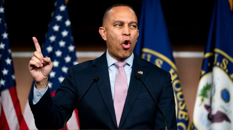 Jeffries welcomes Noem’s ouster but warns it won’t affect DHS funding fight