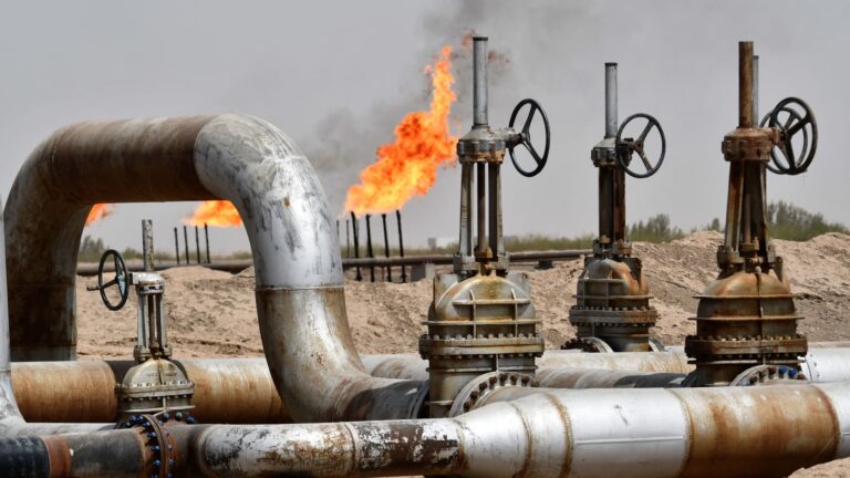 Pipelines around Hormuz won’t end threat Iran poses to Middle East oil